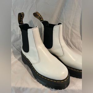 Dr. Martin Platform Chelsea Boot - white size 8